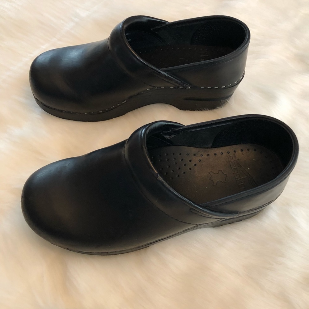 Dansko Clogs Women’s Size 36 Black Slip On